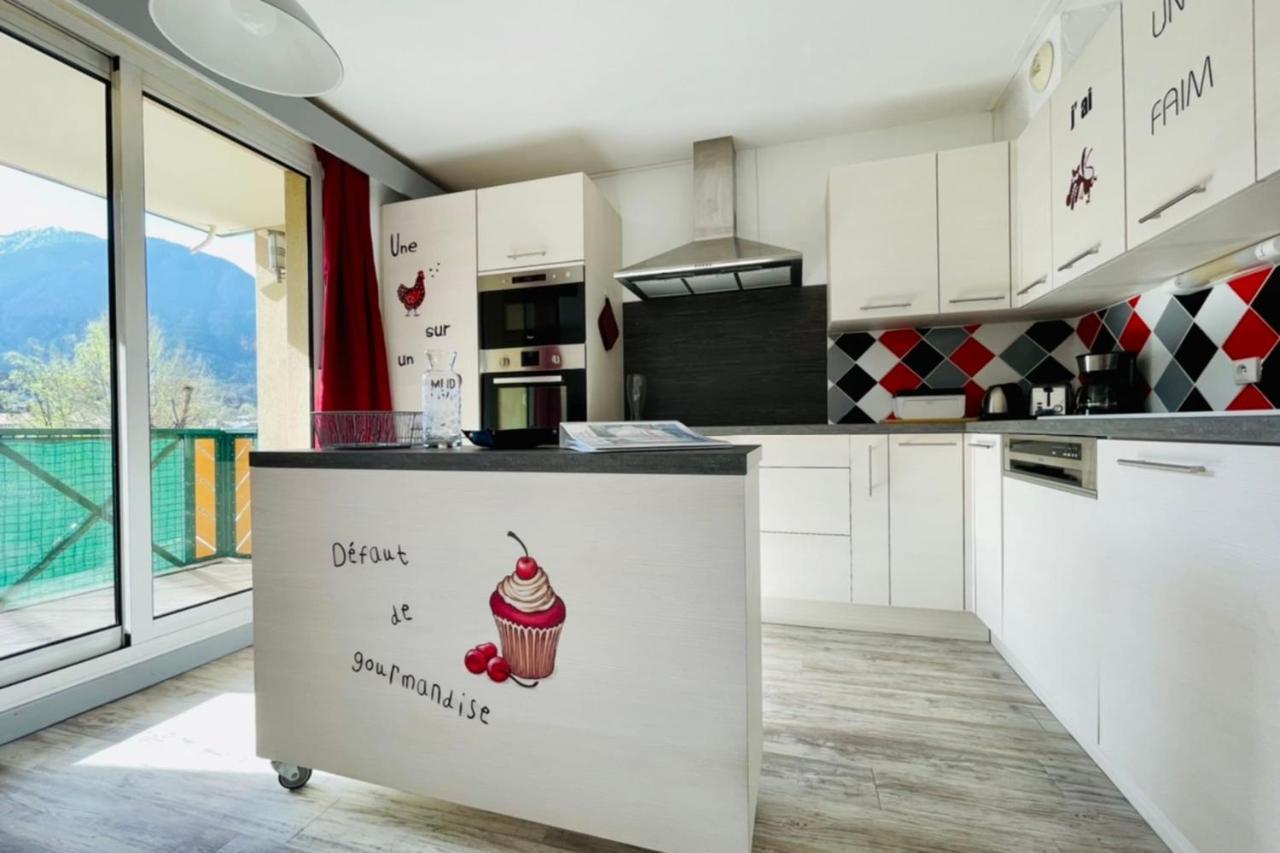 Bright 50 M With Balcony And View On The Valley Briançon Esterno foto