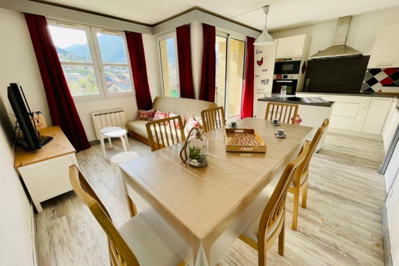 Bright 50 M With Balcony And View On The Valley Briançon Esterno foto
